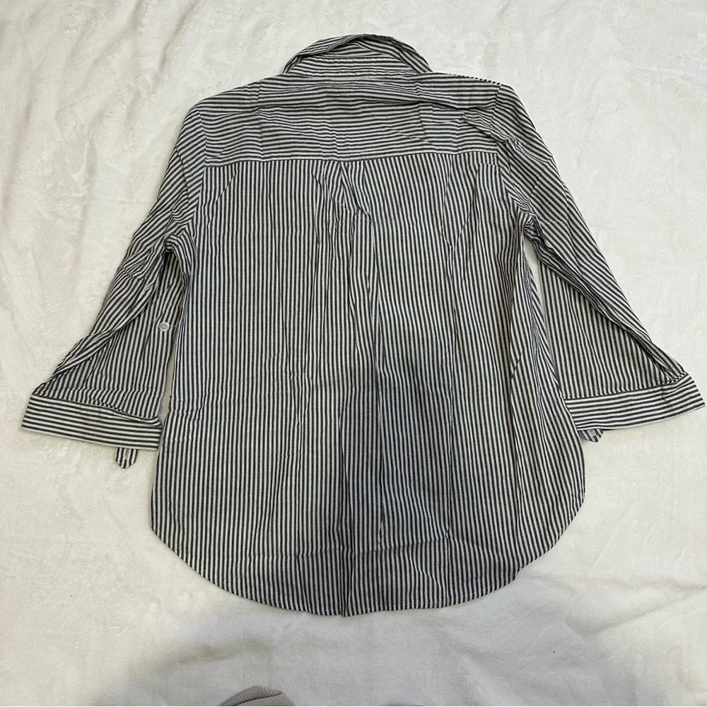 Blue and White Striped Button Down women’s‎ Shirt Size M